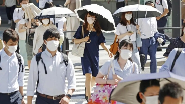 Ola de calor afecta a Tokio, Japón; alertan posibles cortes de luz