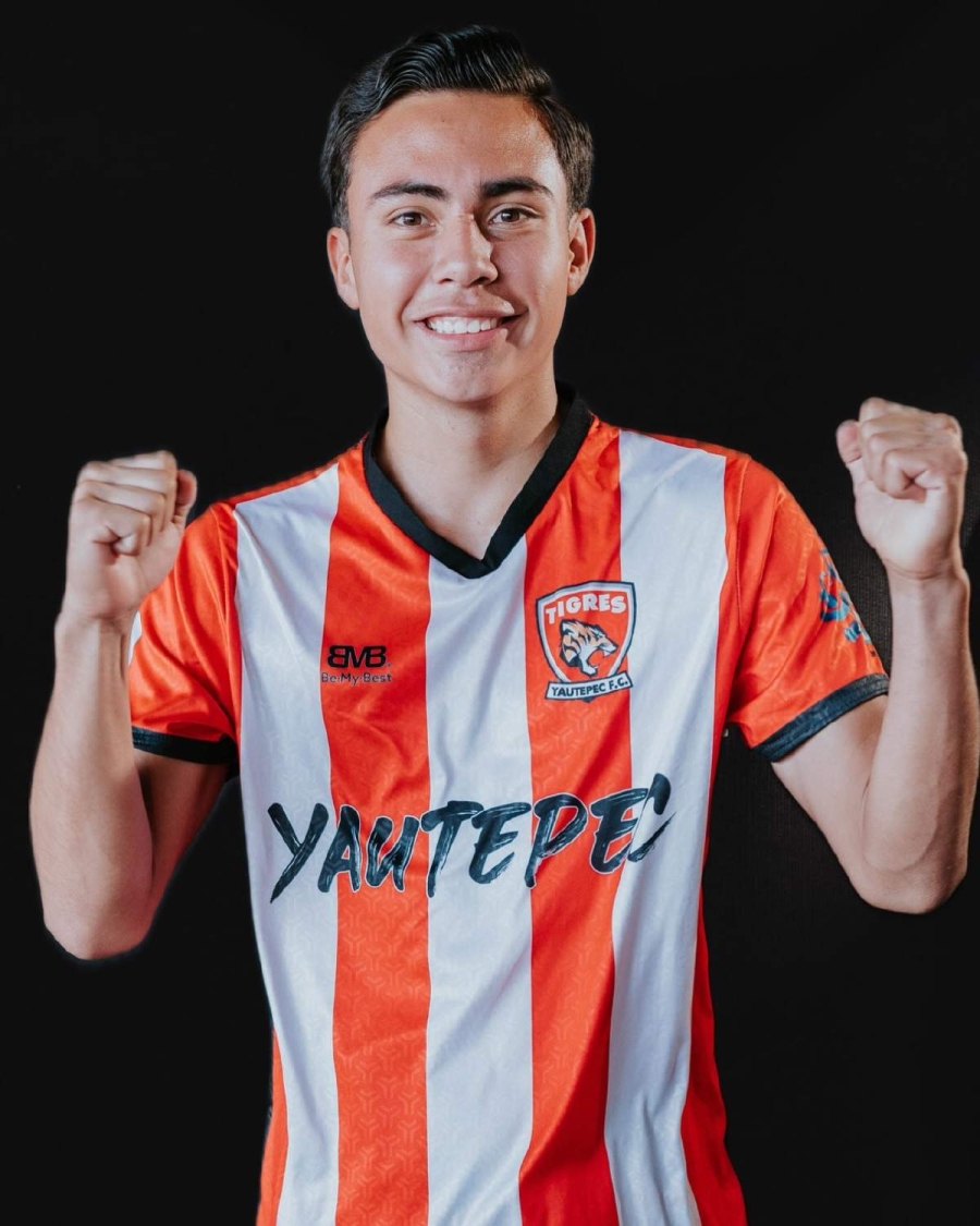 Daniel Giles juega como defensa en Tigres Yautepec.