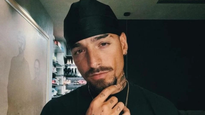 Niegan la entrada a Maluma por su vestimenta en un restaurante