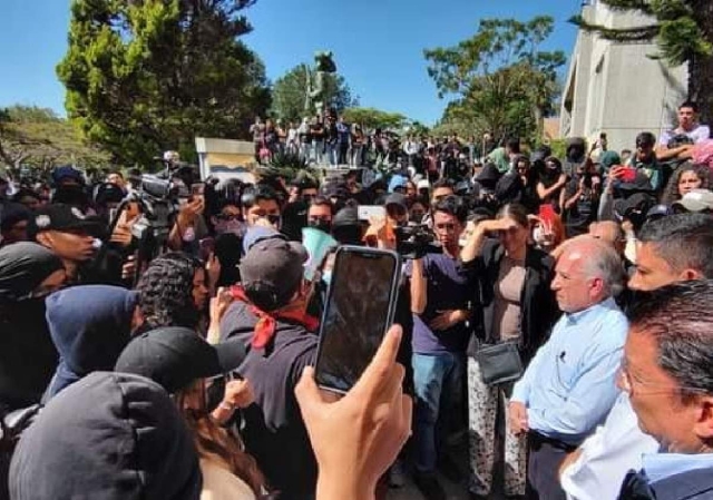 Estudiantes de la UAEM realizaron una protesta por los hechos el 16 de noviembre pasado.  