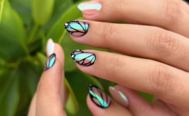 Uñas de mariposa: Un toque primaveral para tus manos