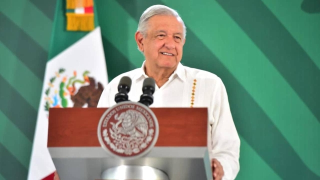 AMLO promete regularizar salarios de oficinistas, médicos, policías y soldados este 2022