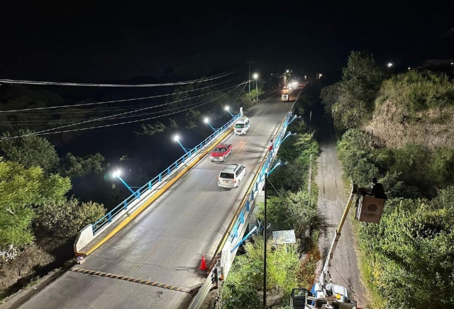 En diversos puentes comenzó la instalación de las cámaras de videovigilancia.