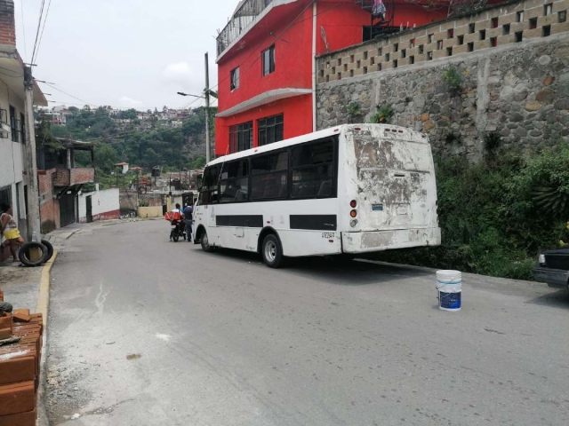 Los vehículos que resultaron dañados y la ruta fueron llevados a un corralón.