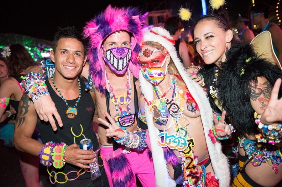 Prepárate con estilo para EDC 2024: 3 outfits para deslumbrar