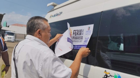 Vehículos de la Ruta 4 promocionan la festividad, que comenzará mañana. 