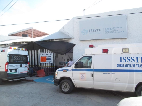 La médica de la clínica del ISSSTE solicitó empatía a los pacientes para no ser agredidos, ya que hacen “lo mejor que pueden con lo que tienen”.