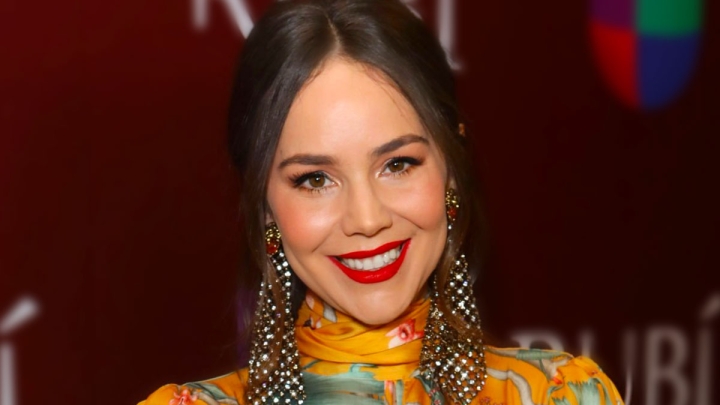 Camila Sodi habla por primera vez de su autismo y TDAH mientras enfrenta el duelo por su madre