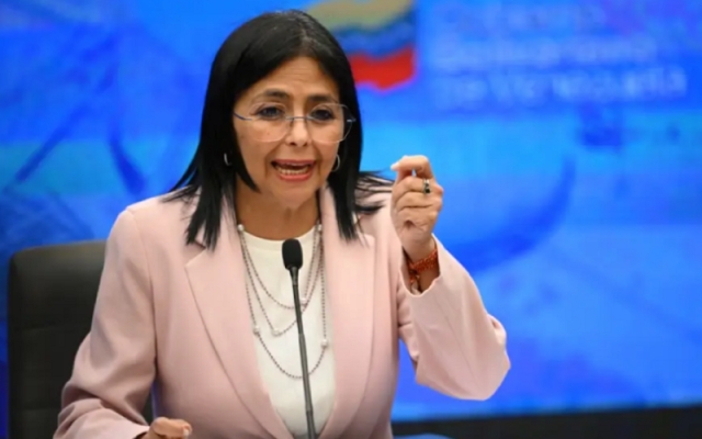 Vicepresidenta venezolana denuncia &#039;show ridículo&#039; de Pam Bondi contra Maduro