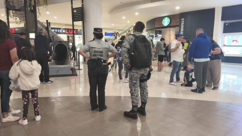 La Guardia Nacional hace presencia en plazas y corredores comerciales de Cuernavaca para brindar seguridad a morelenses y visitantes en las compras de fin de a&ntilde;o.  