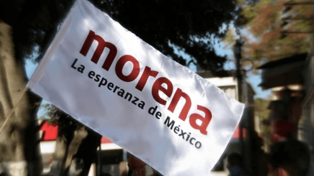 Tribunal Electoral multa a Morena por atribuirse campaña de vacunación.