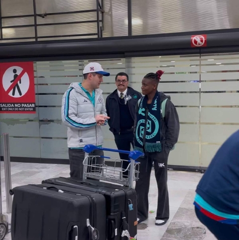 Uchenna Kanu llega como un referente en el ataque celeste.