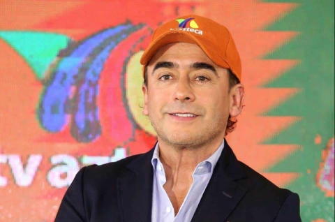 Adal Ramones podría ser el conductor de La Granja VIP, el nuevo reality de TV Azteca