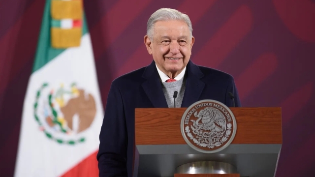 AMLO celebra la compra de PetroBal por parte de Carlos Slim