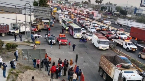 Segob y transportistas acuerdan desactivar protestas tras diálogo