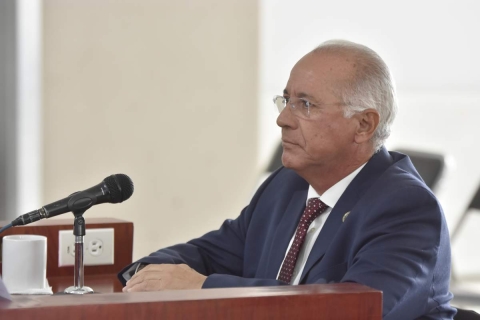 Adolfo Barrag&aacute;n Cena se present&oacute; ante diputados locales durante la ma&ntilde;ana de ayer.