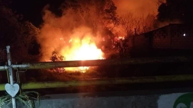 El incendio únicamente dejó daños materiales.