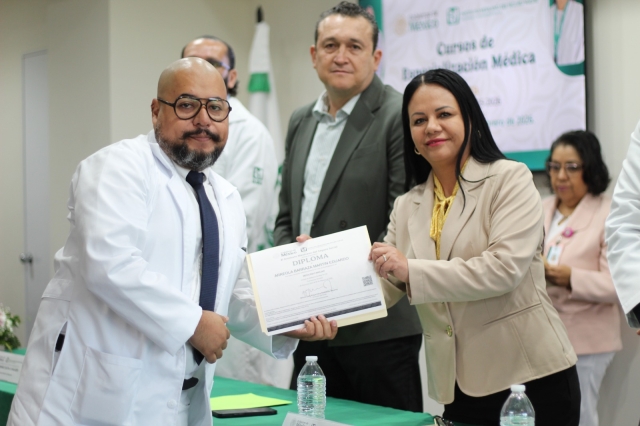 Concluyen formaci&oacute;n en IMSS Morelos m&eacute;dicas y m&eacute;dicos especialistas