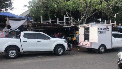  El hecho causó desconcierto entre clientes y comerciantes del mercado.