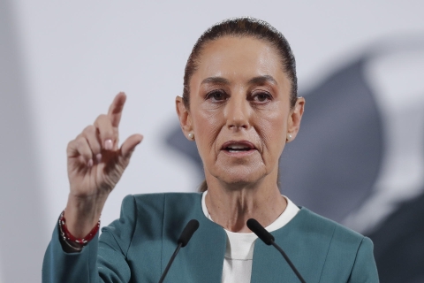 Sheinbaum confirma hackeo de su teléfono y correo electrónico