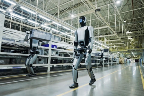 UBTECH Walker S2: primer robot bípedo que se recarga solo y revoluciona la automatización industrial