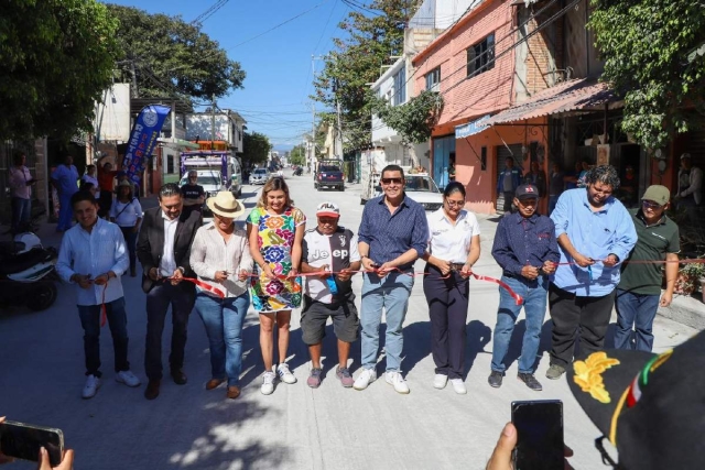 El Cabildo de Jojutla inauguró una pavimentación y dio el banderazo de otra, para beneficio de la población que circula por esos lugares.