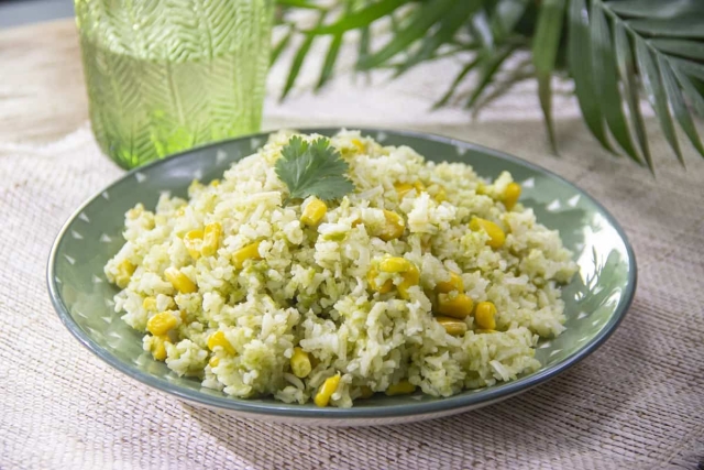 Rajas poblanas: ¡Reinventa tu arroz tradicional!