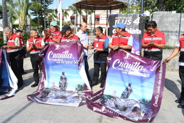 Lustradores de calzado recibieron 22 lonas.