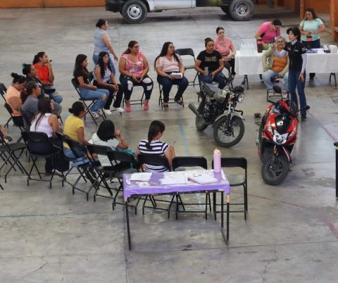 Mujeres de Mazatepec participan en taller “Rodando Juntas”