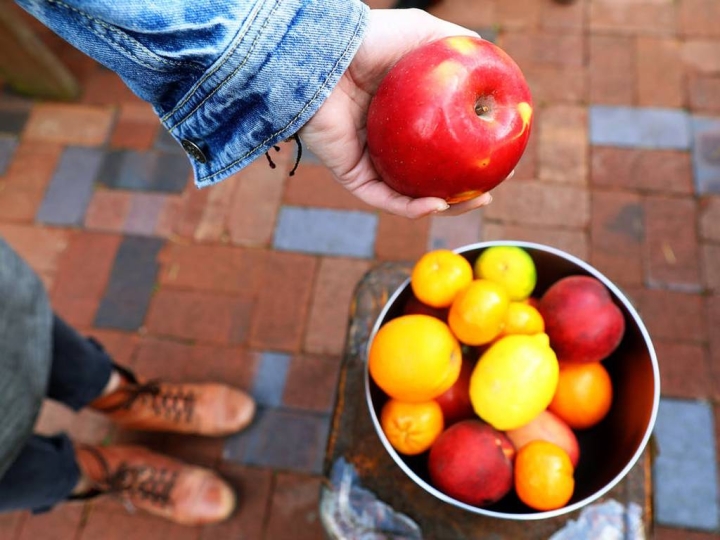 Desarrollan nanosensores que detectan pesticidas en las frutas en minutos