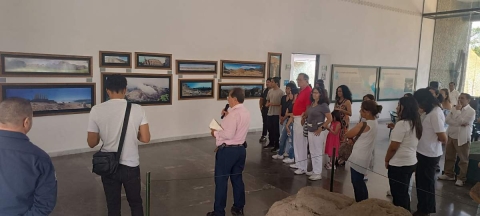 Continúa abierta exposición fotográfica en museo de Xochicalco
