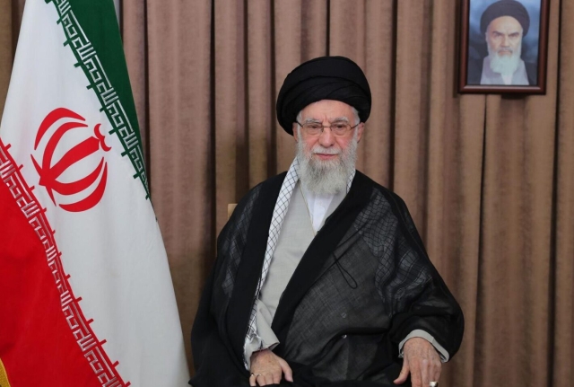 &#039;Participación militar de EU provocará daños irreparables&#039;, advierte líder supremo de Irán