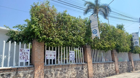 Estudiantes mantienen tomada la EES Jojutla 