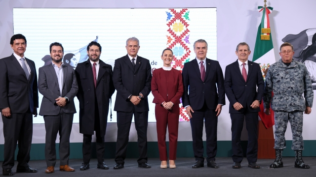 Sheinbaum anuncia aumento de 12% a salario mínimo en 2025