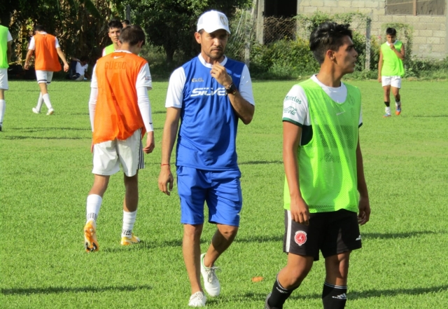 Los jóvenes están entrenando martes y jueves en el campo Gutiérrez, en Emiliano Zapata.