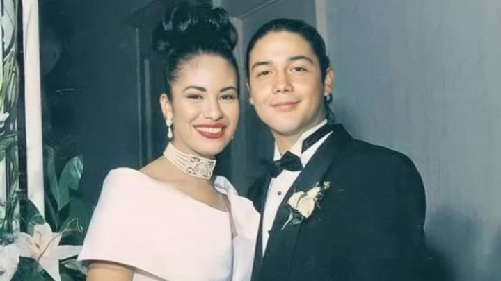 Revelan cómo se vería hija de Selena Quintanilla y Chris Pérez según la IA