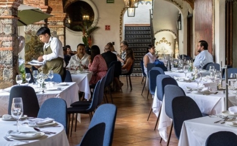 Restauranteros reportan aumento de hasta 10% en ventas por San Valent&iacute;n