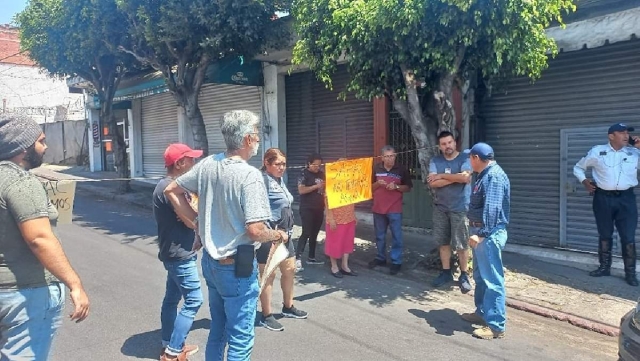 Restablecen servicio de agua en la colonia Carolina