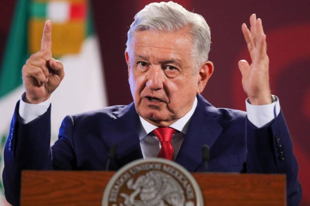 AMLO reconoce que Ejército ha cometido ‘errores’, pero culpa a presidentes de esas ‘decisiones’