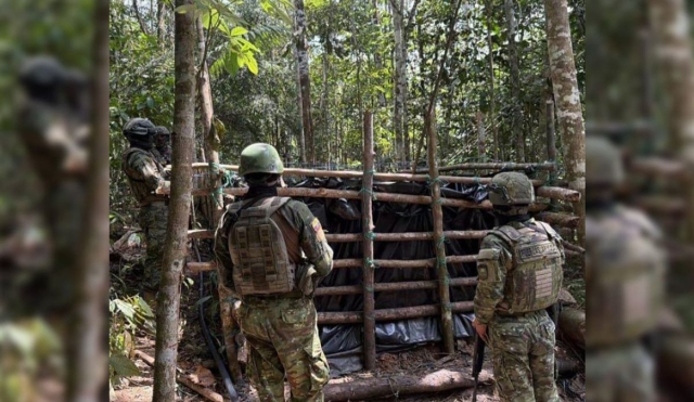 Desmantelan dep&oacute;sito clandestino de combustible en Ecuador