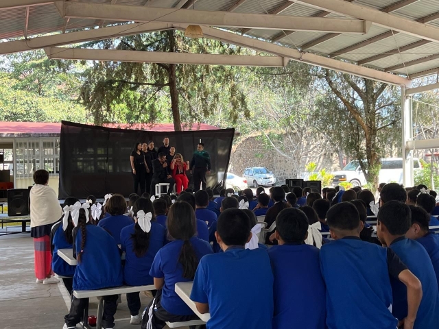 Arrancan obras de teatro &#039;Expediente León&#039; y &#039;La Nueva Voz de Elie&#039; del TSJ en instituciones educativas