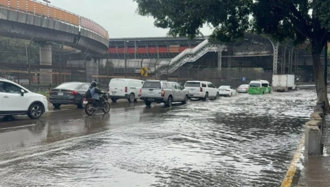 Intensas lluvias causan encharcamientos y retrasos en transporte de la CDMX