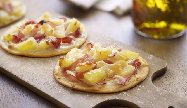 Celebra el día del niño con mini pizzas hawaianas saludables