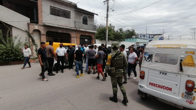 Aseguraron policías un mototaxi