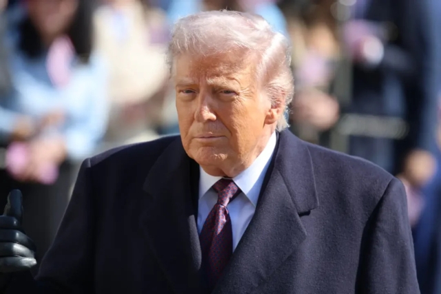 Trump descarta acuerdo con Ir&aacute;n; afirma que solo aceptar&aacute; rendici&oacute;n