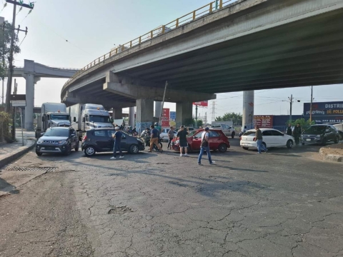  Los conductores protestaron en varios puntos de la ciudad.