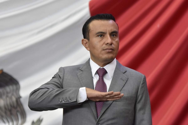  Isaac Pimentel Mej&iacute;a, presidente de la Mesa Directiva del Congreso estatal.