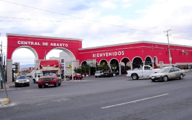 La Central de Abasto de Cuautla es el sostén de cientos de familias.