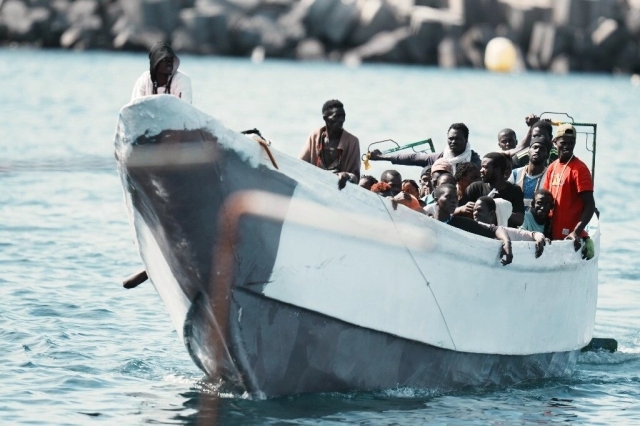 Migrantes a su llegada al puerto de La Restinga, en El Hierro, Santa Cruz de Tenerife, Canarias, España, el 31 de octubre de 2023.
