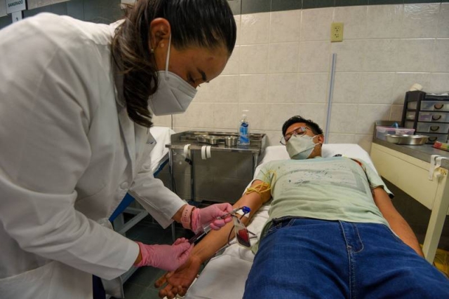 México buscará médicos de otros países además de Cuba para cubrir déficit: AMLO